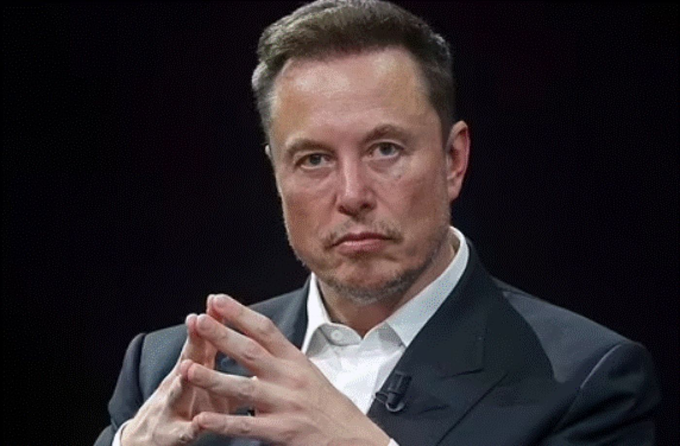 Elon Musk le-a arătat prietenilor imagini intime cu fosta lui parteneră. Femeia a mărturisit totul pe Twitter