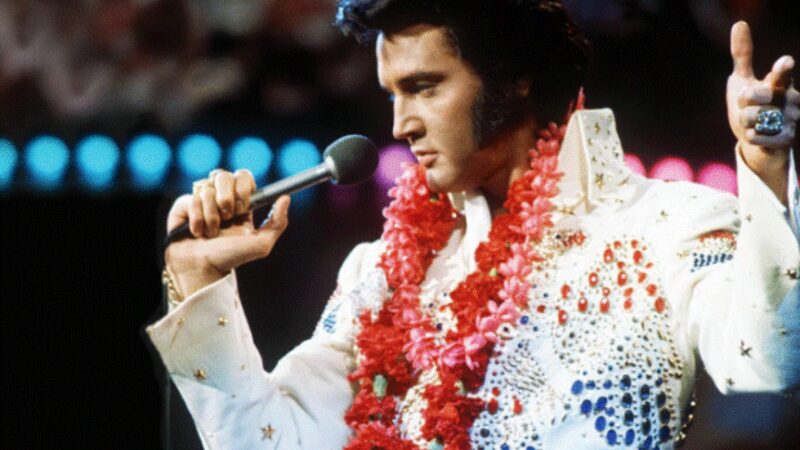 Elvis Presley nu a putut trece niciodată peste pierderea mamei sale. Cine îl consola