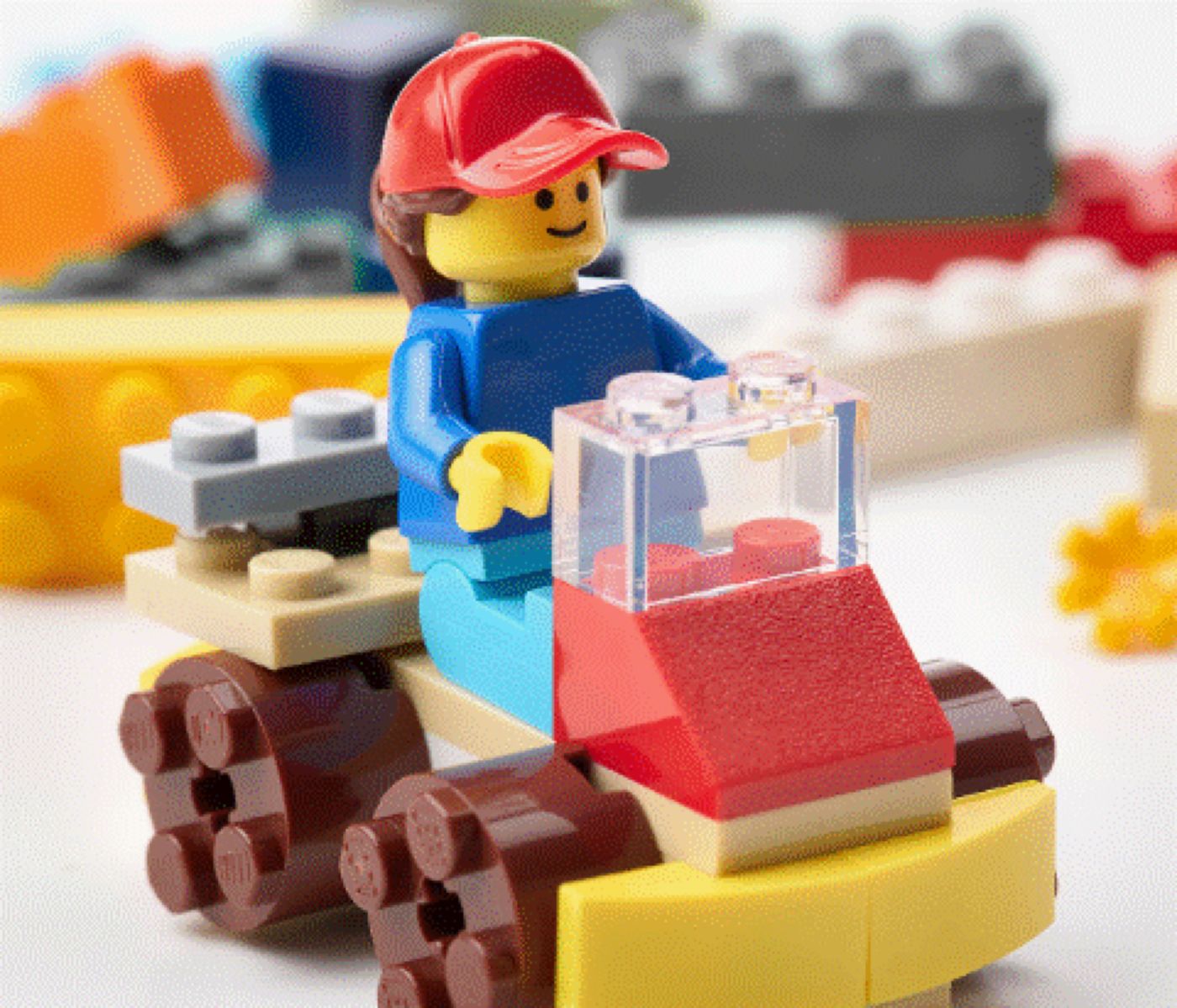 Smartphone-urile au ucis Lego. Compania anunță scăderi record la vânzări
