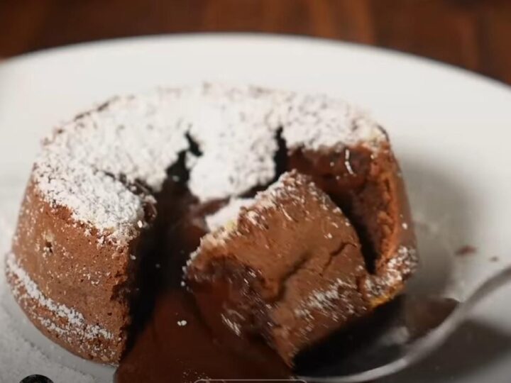 Rețetă sănătoasă de Lava cake, desertul inventat în același deceniu, de două ori. Fără zahăr, fără făină