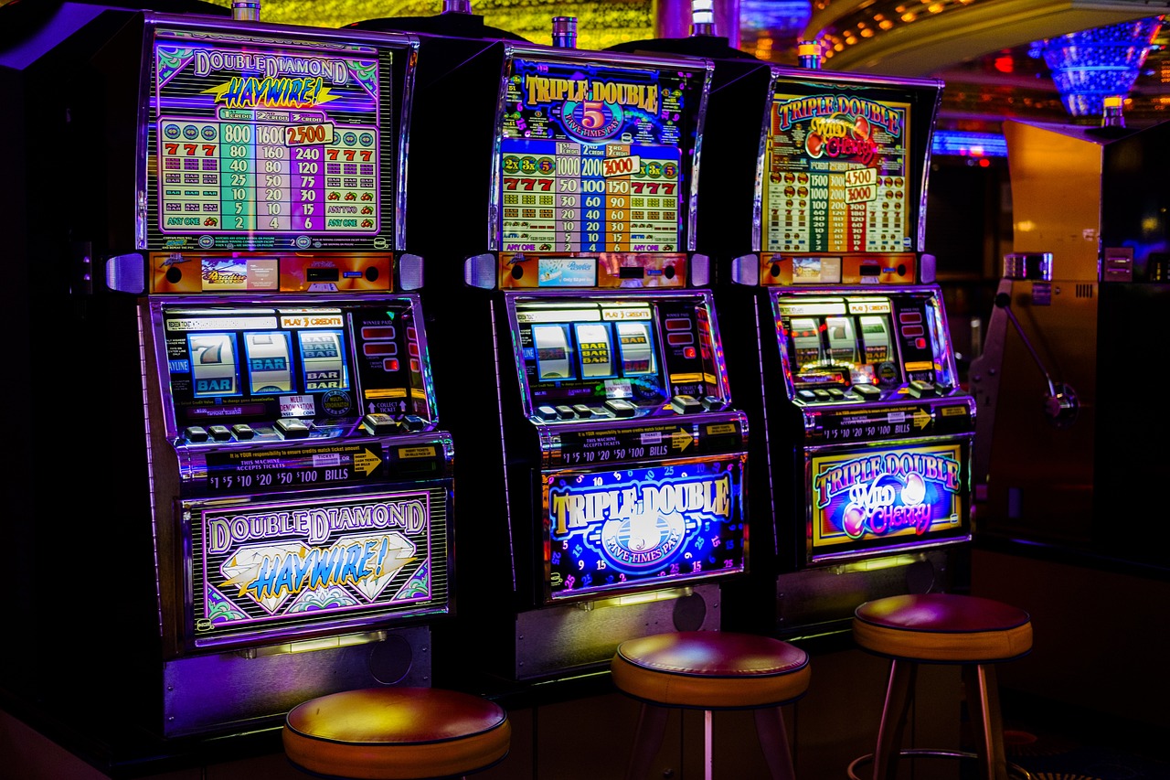 Psihiatru: „Nu există nicio diferență între dependența de jocurile de noroc și cea față de droguri”. Legea care va salva familii