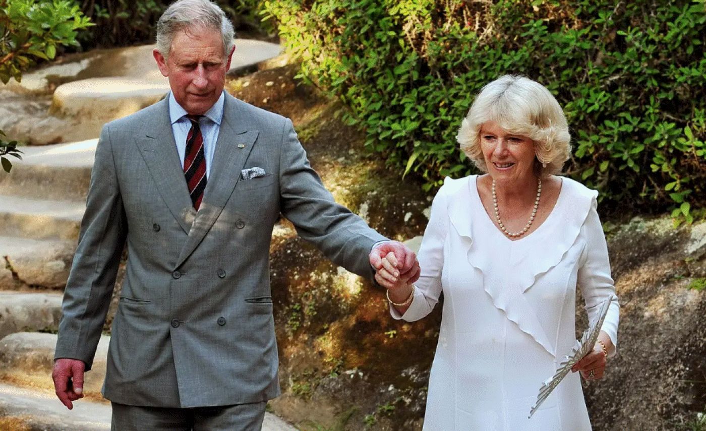 Cine l-a determinat pe regele Charles să o ceară în căsătorie pe Camilla. Cum s-a desfășurat momentul