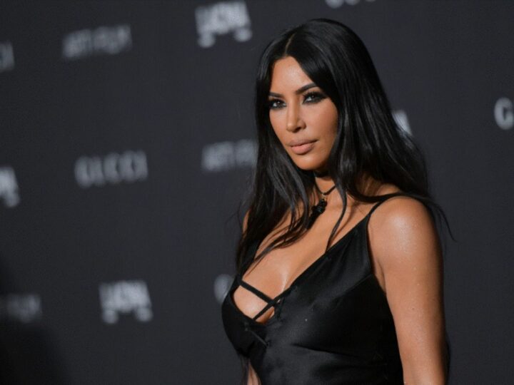 Kim Kardashian a angajat un pianist să-i cânte în fiecare dimineață melodii de Crăciun. „De prost gust… un azil de nebuni”