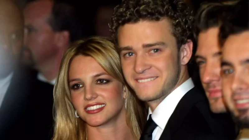 Cum a fost transformată Britney Spears în „virgina Americii”, chiar și când era iubita lui Justin Timberlake
