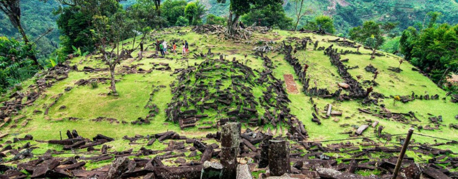 Au descoperit o piramidă gigantică îngropată în Indonezia. Ar putea fi cea mai mare din lume