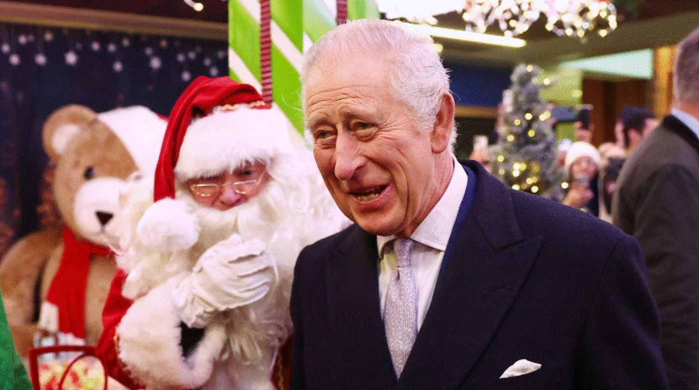Regele Charles, generos cu angajații de Crăciun. Ce cadouri ciudate le face Suveranul