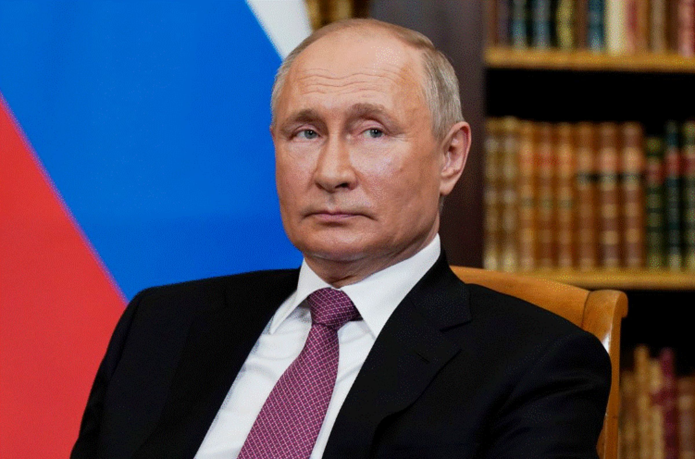 Elvira, mâna dreaptă a lui Putin, transmite mesaje codate lumii prin hainele purtate