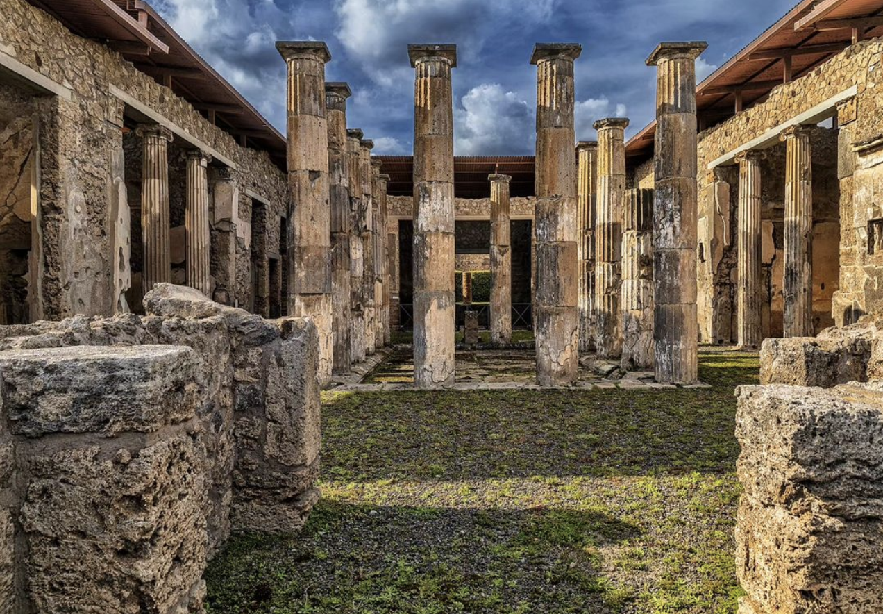 Blestemul orașului antic Pompei traversează continente și secole. O americancă trăiește dovada acestui fapt