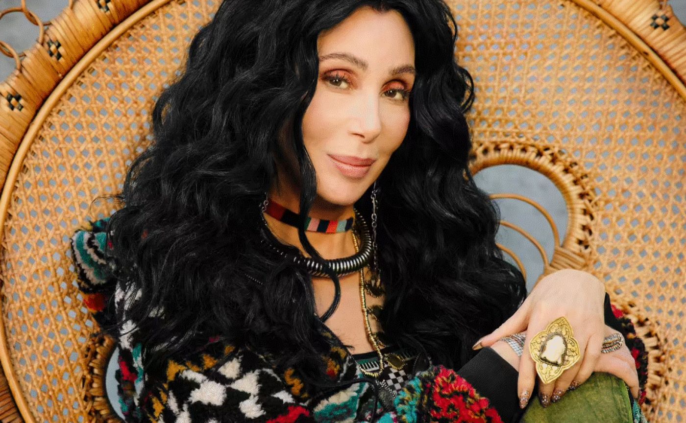 Cher, mai îndrăgostită ca niciodată de iubitul de 38 de ani. Imagini inedite cu cei doi
