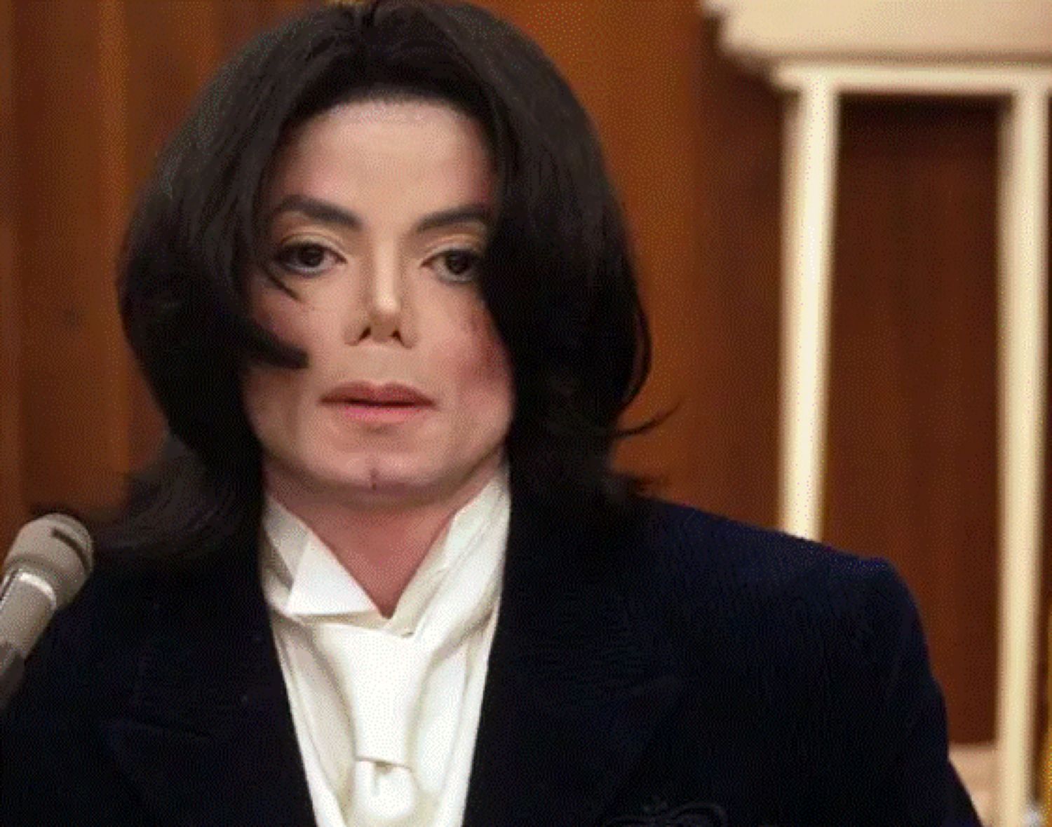 Michael Jackson, imagini de la ultima repetiție. Artistul avea o perucă lipită pe scalpul plin de cicatrici. Foto