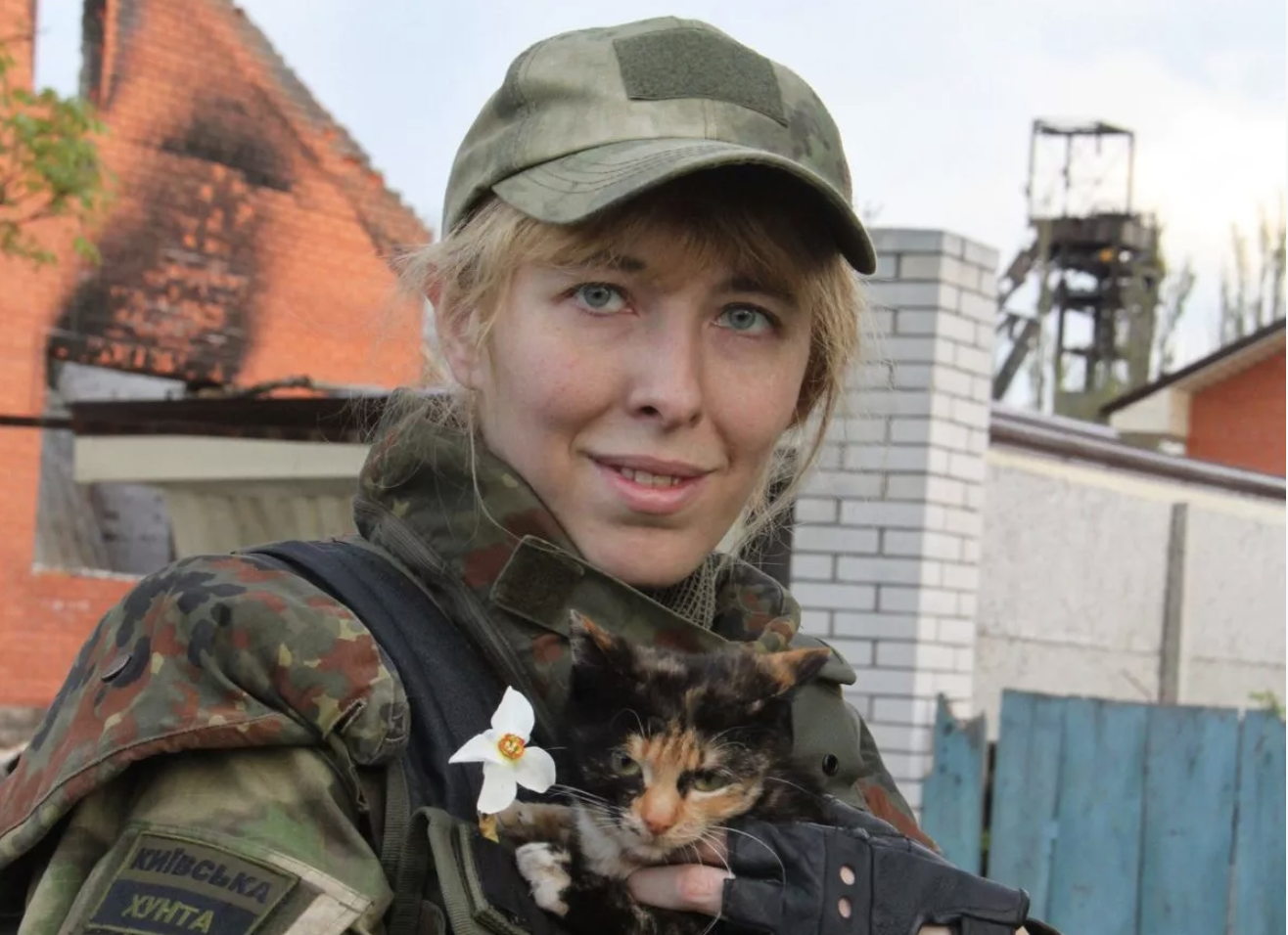 Povestea jurnalistei care a devenit lunetist profesionist în războiul din Ucraina