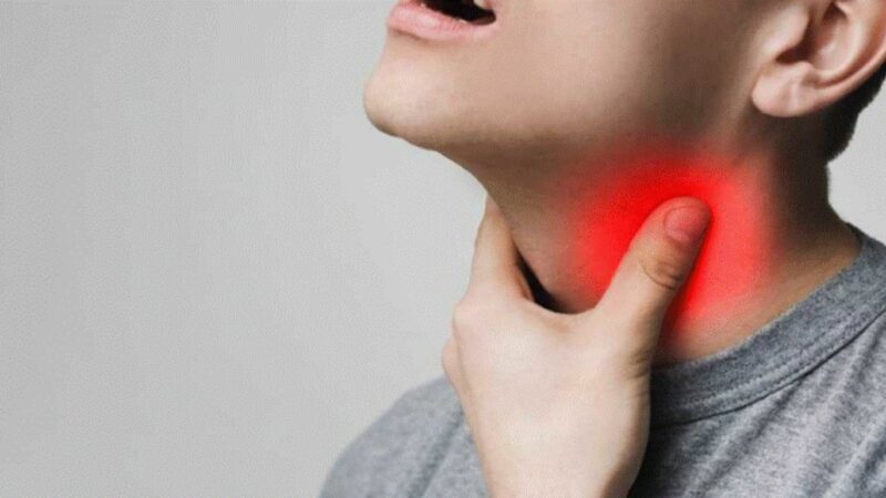 Remedii extraordinare pentru durerile de gât. Vă scapă rapid de probleme
