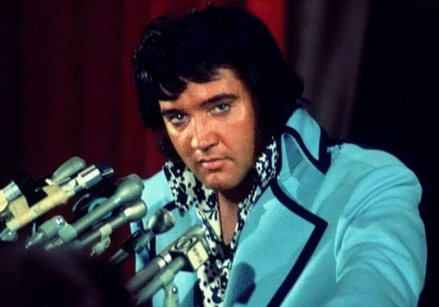 Ultima zi a lui Elvis, oră cu oră. Ce s-a întâmplat cu adevărat cu Regele