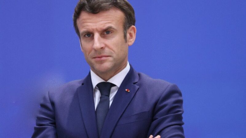 Emmanuel Macron are o colecție impresionantă de ceasuri. Unul are o curea din sticle de plastic recuperate din mare