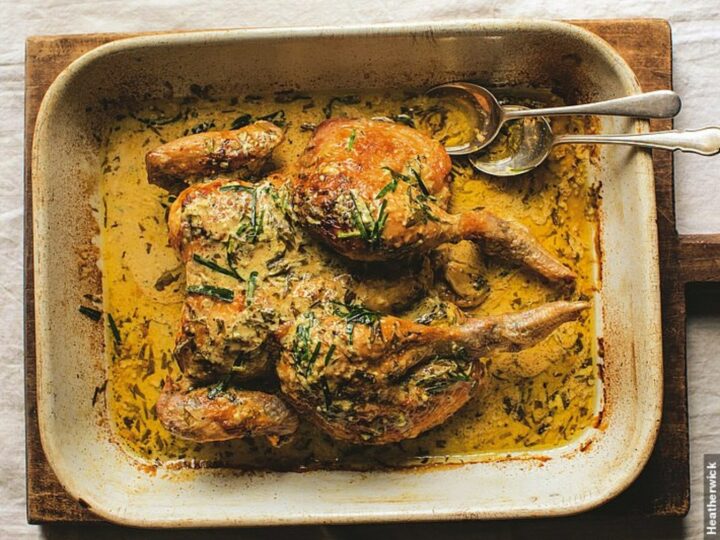 Puiul cu tarhon la cuptor, ușor de făcut și delicios. Rețeta lui Julius Roberts, rivalul lui Jamie Oliver
