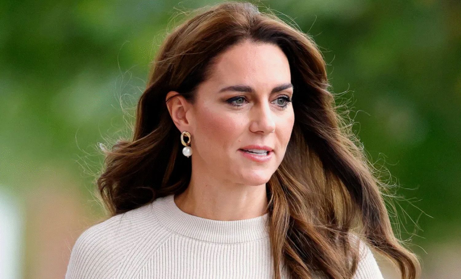 Sosia lui Kate Middleton a trecut prin momente grele în ultimele luni. Cine e femeia care o imită public pe prințesă
