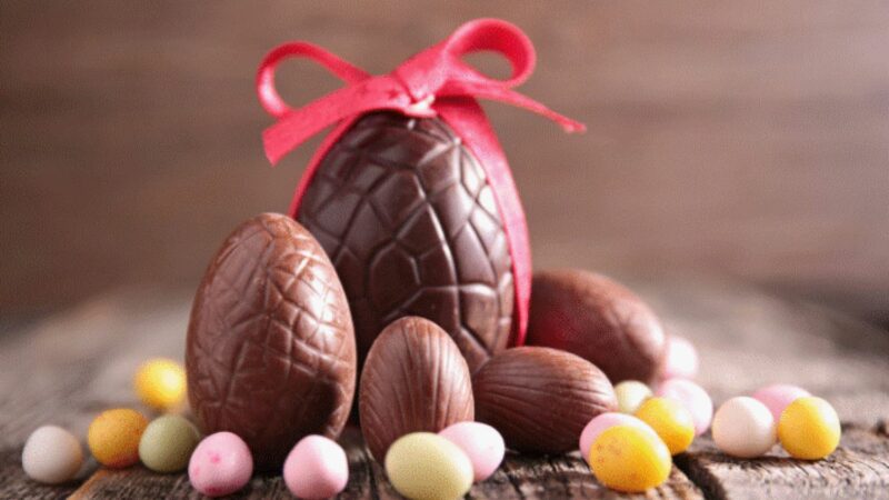 Pericolele neștiute din ouăle de ciocolată. Trucuri mai puțin cunoscute pentru ca micuții să fie feriți de probleme