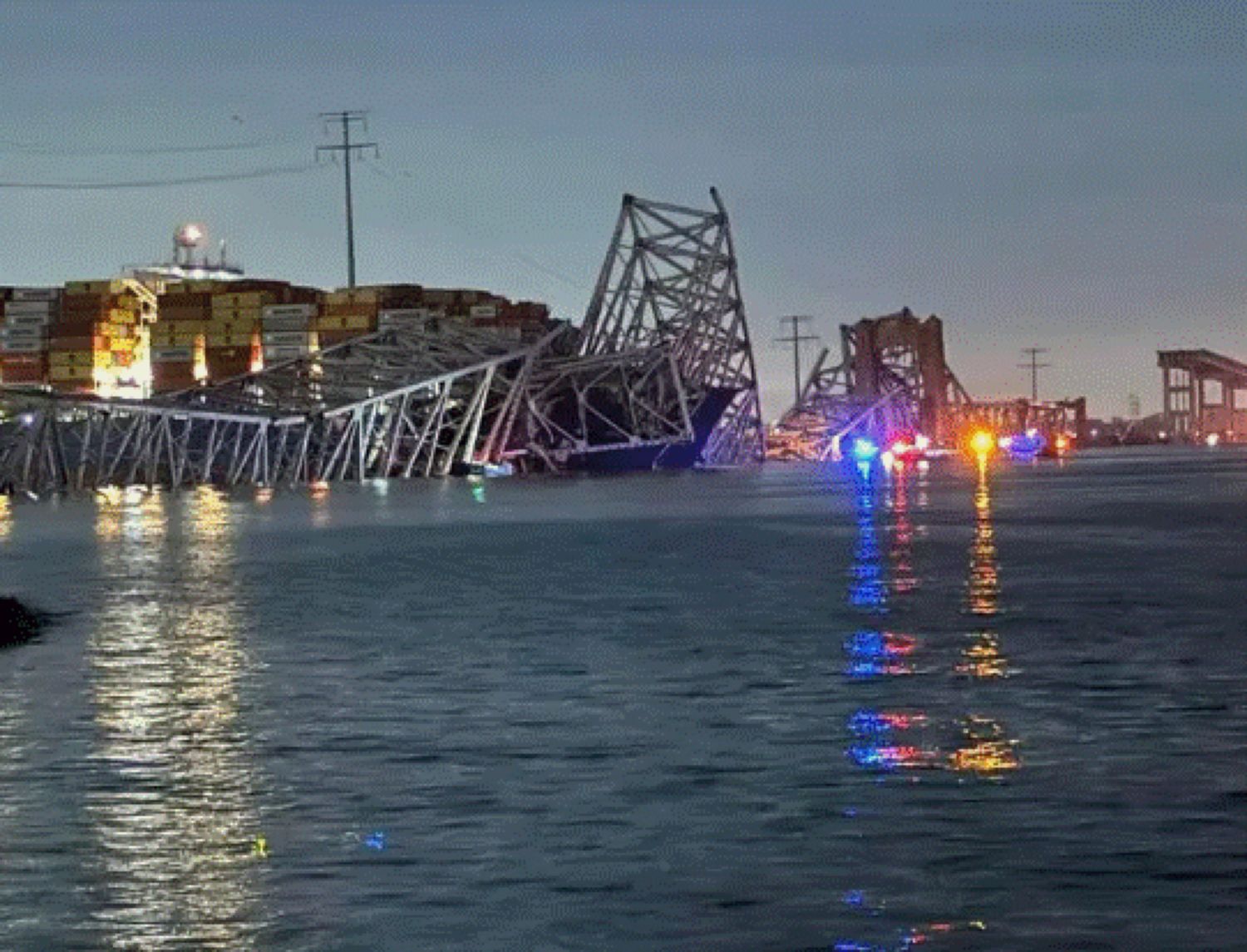 Imagini de groază. S-a prăbușit podul Francis Scott Key Bridge din America
