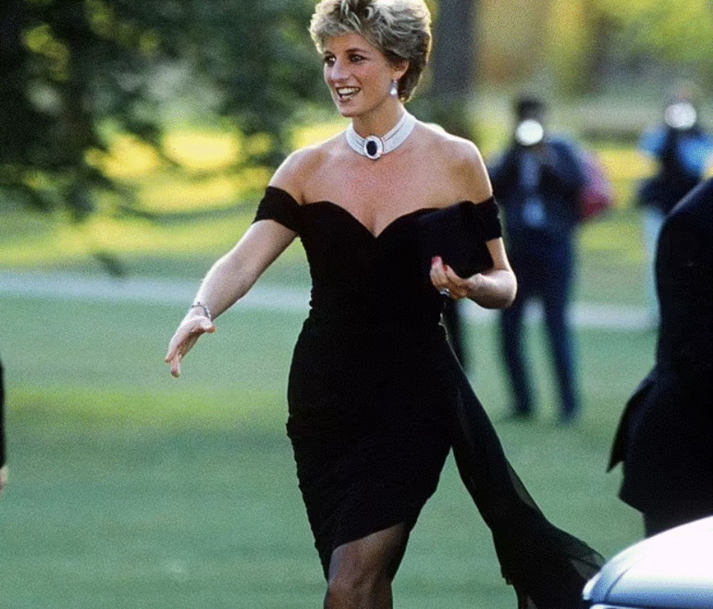 Ce s-a ales de rochiile fabuloase ale prințesei Diana și unde se află acum. S-a adâncit misterul rochiei răzbunării