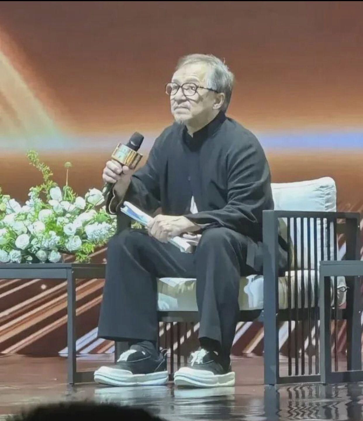 Jackie Chan la 70 de ani. Povestea băiețelului sărac ce a ajuns legenda filmelor Kung Fu