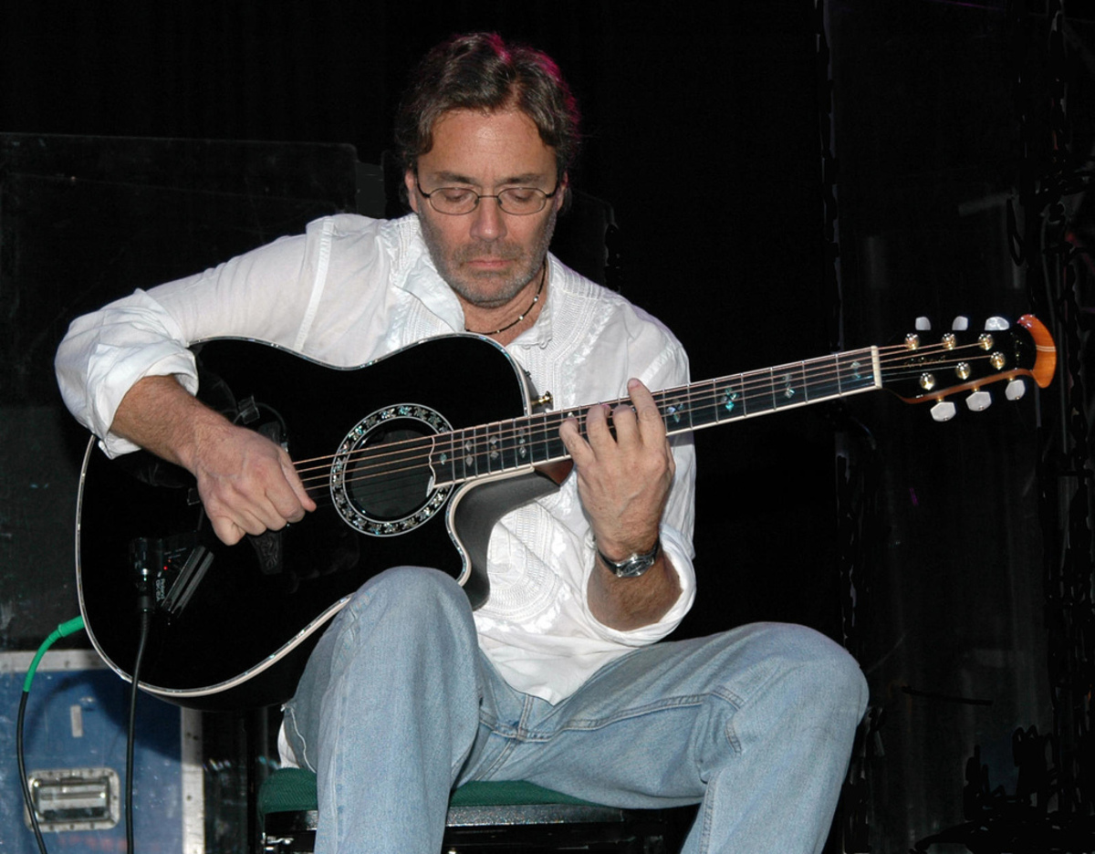 Celebrul chitarist american Al Di Meola, duet cu Ovidiu Lipan Țăndărică. Concertul va omagia medicii români