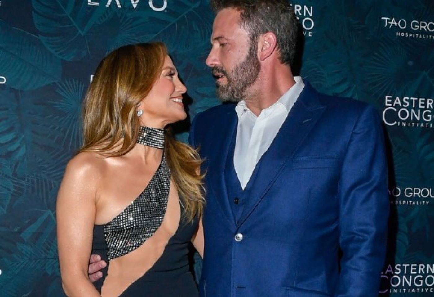 Jennifer Lopez și Ben Affleck, împreună la petrecere. Aveau fețele împietrite. Foto
