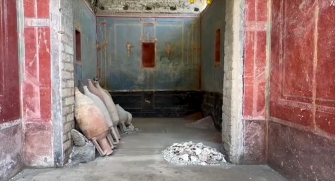 Ce se ascunde în misterioasa „cameră albastră” descoperită în ruinele din Pompei. „Cufăr de comori…”