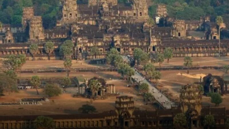 Angkor Wat, cel mai mare templu din lume, ridicat de un zeu într-o singură noapte pentru fiul său