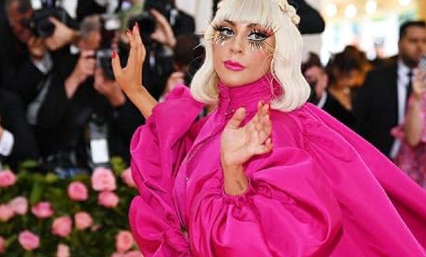 Lady Gaga își ține fanii pe jar. Este sau nu însărcinată?