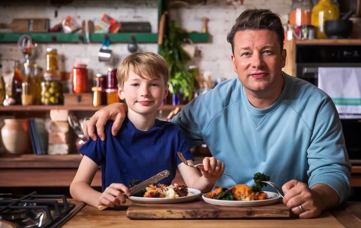 Fiul lui Jamie Oliver duce moștenirea tatălui mai departe. La 13 ani, este noua senzație în gastronomie