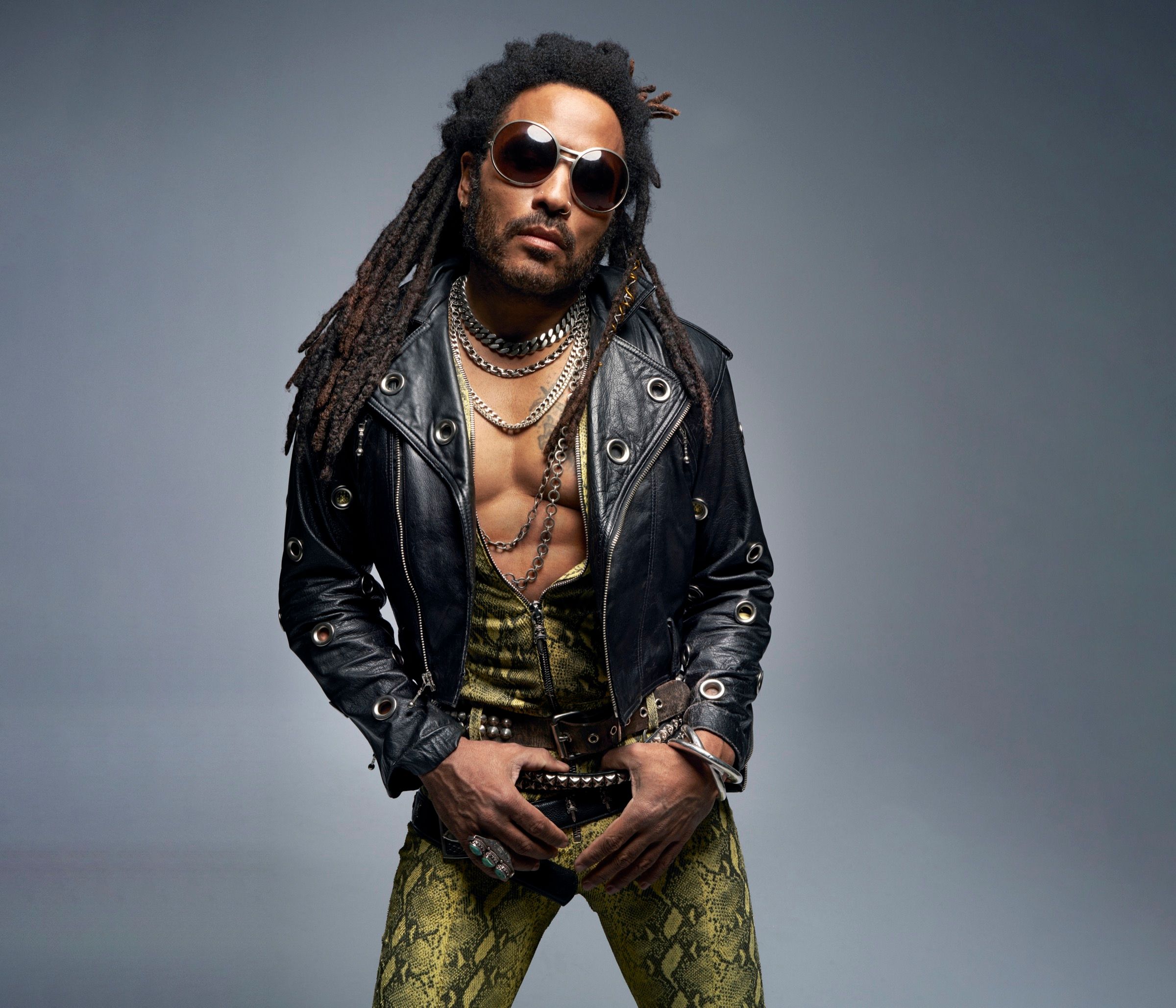 Lenny Kravitz face sport chiar și noaptea. Trucurile sale la 60 de ani ...