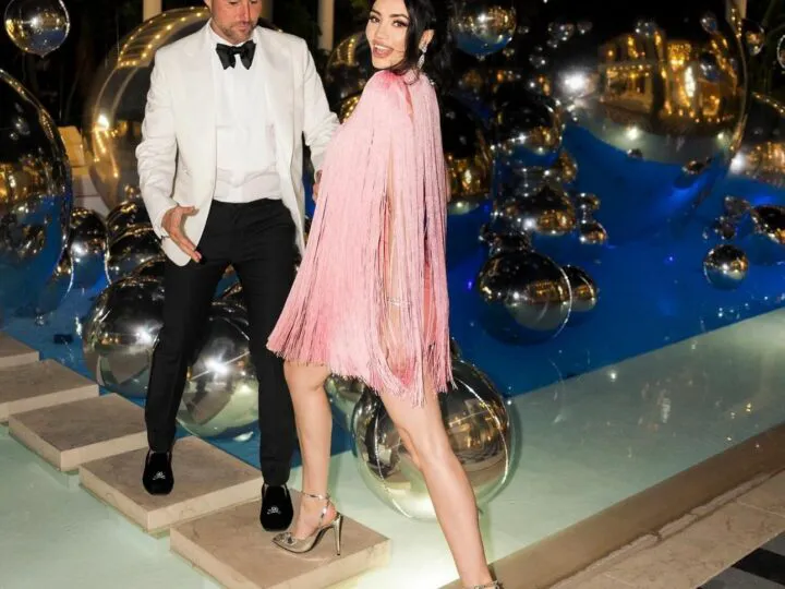 Românca Andreea Sassu și-a intrat serios în rolul de mamă pentru toți copiii celebrului Philipp Plein