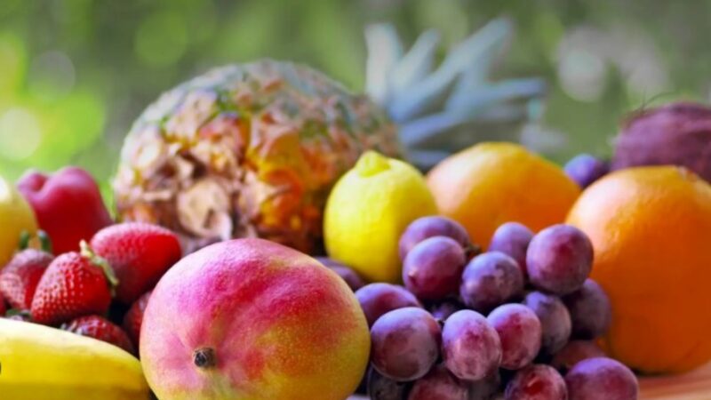 Cele mai bune trucuri pentru a păstra fructele proaspete pe timp de caniculă
