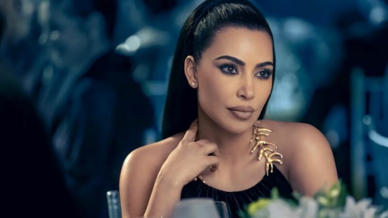 Ciudățeniile lui Kim Kardashian. De ce își încălzește bijuteriile înainte de a le purta