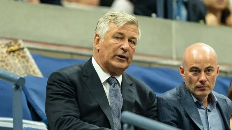 Ultimele informații în cazul regizoarei ucise de Alec Baldwin pe platoul filmului „Rust”. Ce se întâmplă cu el și armuriera vinovată