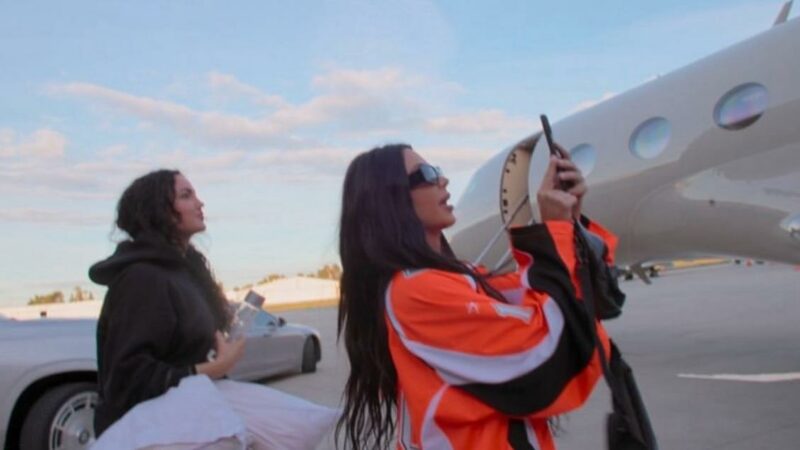 Kim Kardashian, obsedată de avionul ei privat. I se spune „Cașmir Jet” și e „maximul atins în lux”- Foto