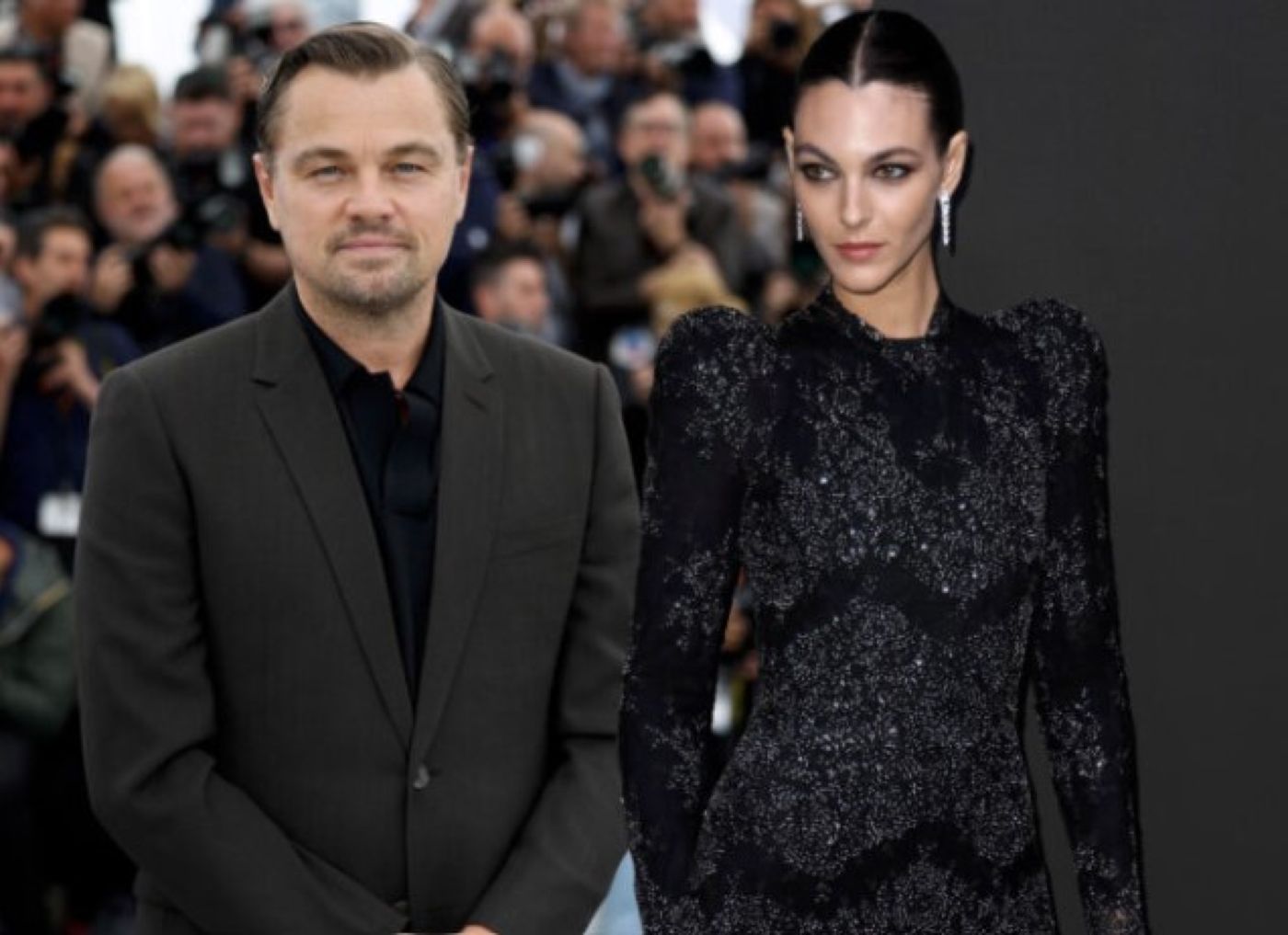 Iubita lui Leonardo DiCaprio, aproape goală pe un iaht. Actorul, cu urme pe spate. Fotografii incendiare