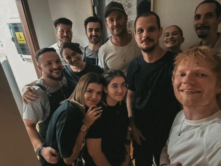 Ed Sheeran și Chris Hemsworth, încântați de mititeii românești după un concert de neuitat la București