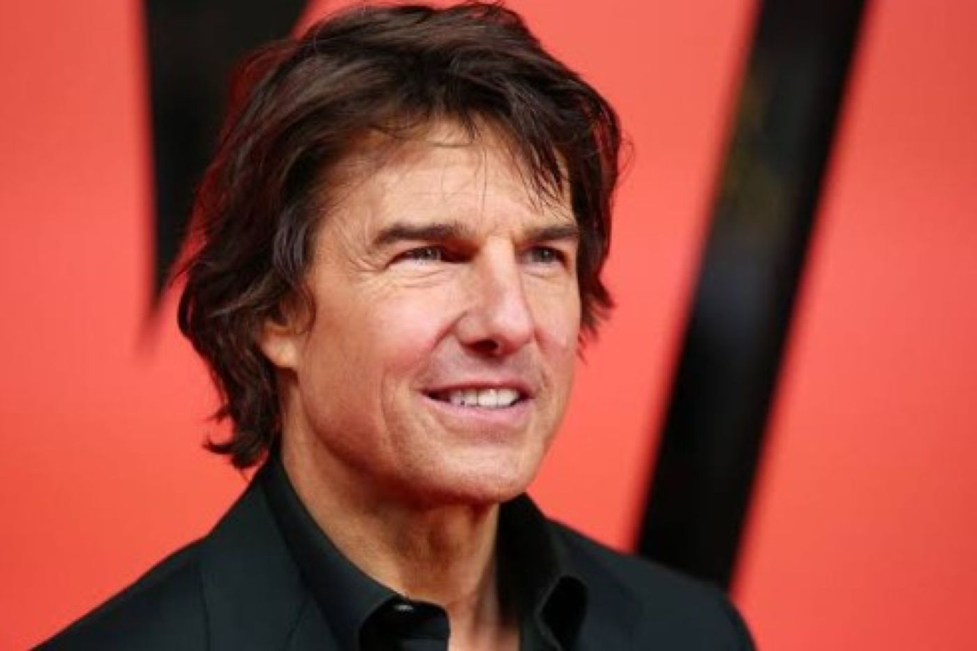 Urmează o ceremonie spectaculoasă de încheiere a Jocurilor Olimpice. Tom Cruise va face o cascadorie care sfidează moartea