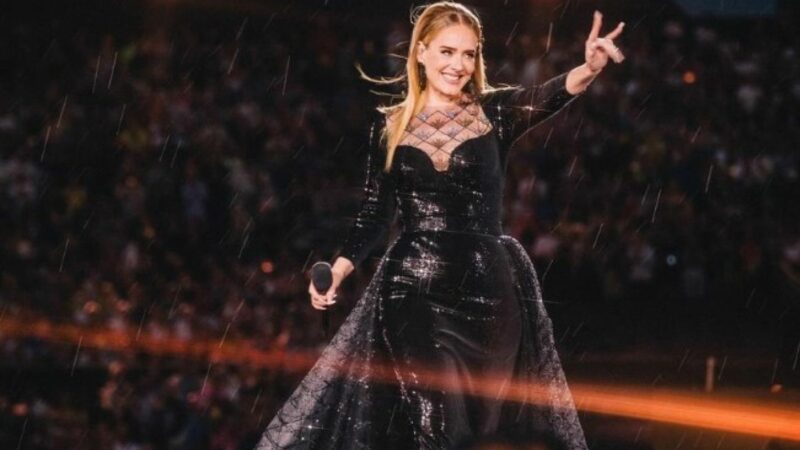 Adele, lovită de o infecție „sinistră” la urechea stângă. Vedeta a acuzat dureri „mai mari decât nașterea”