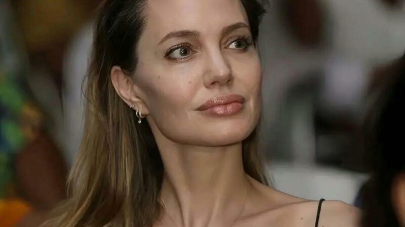 Noul iubit al Angelinei Jolie este opusul frumușelului Brad Pitt. Imaginile vă vor lăsa cu gura căscată