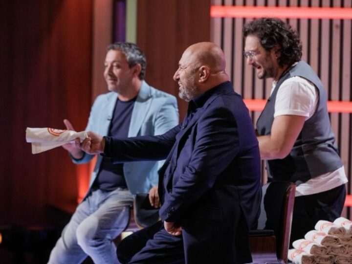 La MasterChef, o tânără a stârnit hohote de râs, ba cu frecarea oului de ciocolată, ba cu ratarea actului cu soțul. Video