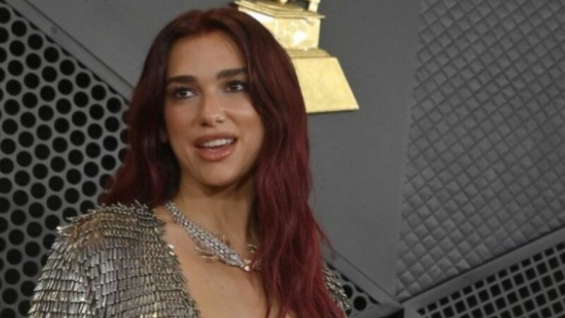 Ce scârbos! Dua Lipa a băut în fața tuturor un cocktail „malefic”. Ingredientele te lasă cu gura căscată