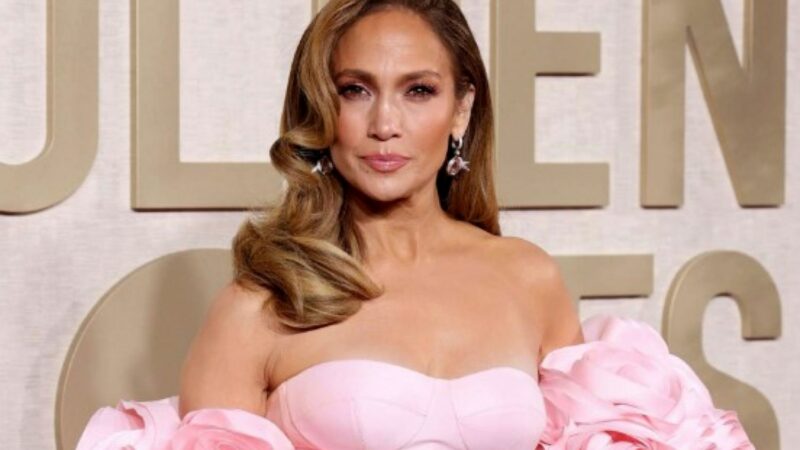 Jennifer Lopez începe „răzbunarea” după divorțul de Ben Affleck. Hainele ei sunt tot mai minuscule! Foto