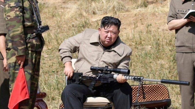 Kim Jong Un, învins de dependența de filme deocheate. Soldații nord coreeni s-au ascuns în barăci