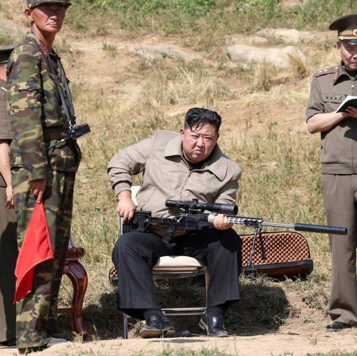 Kim Jong Un, învins de dependența de filme deocheate. Soldații nord coreeni s-au ascuns în barăci