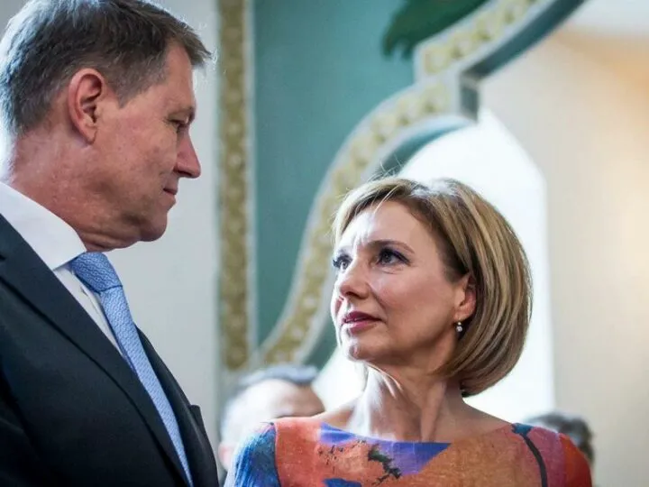 Ce și-a făcut Carmen Iohannis la față! Soția lui Klaus Iohannis a reapărut acum în public „cu 10 ani mai tânără”