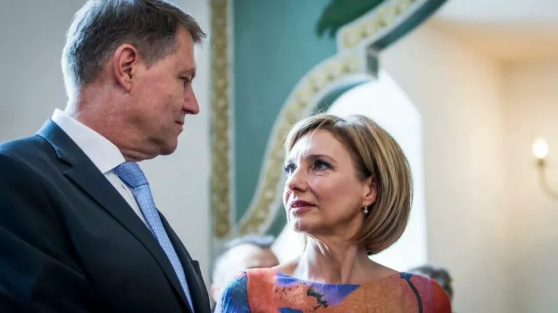 Ce și-a făcut Carmen Iohannis la față! Soția lui Klaus Iohannis a reapărut acum în public „cu 10 ani mai tânără”