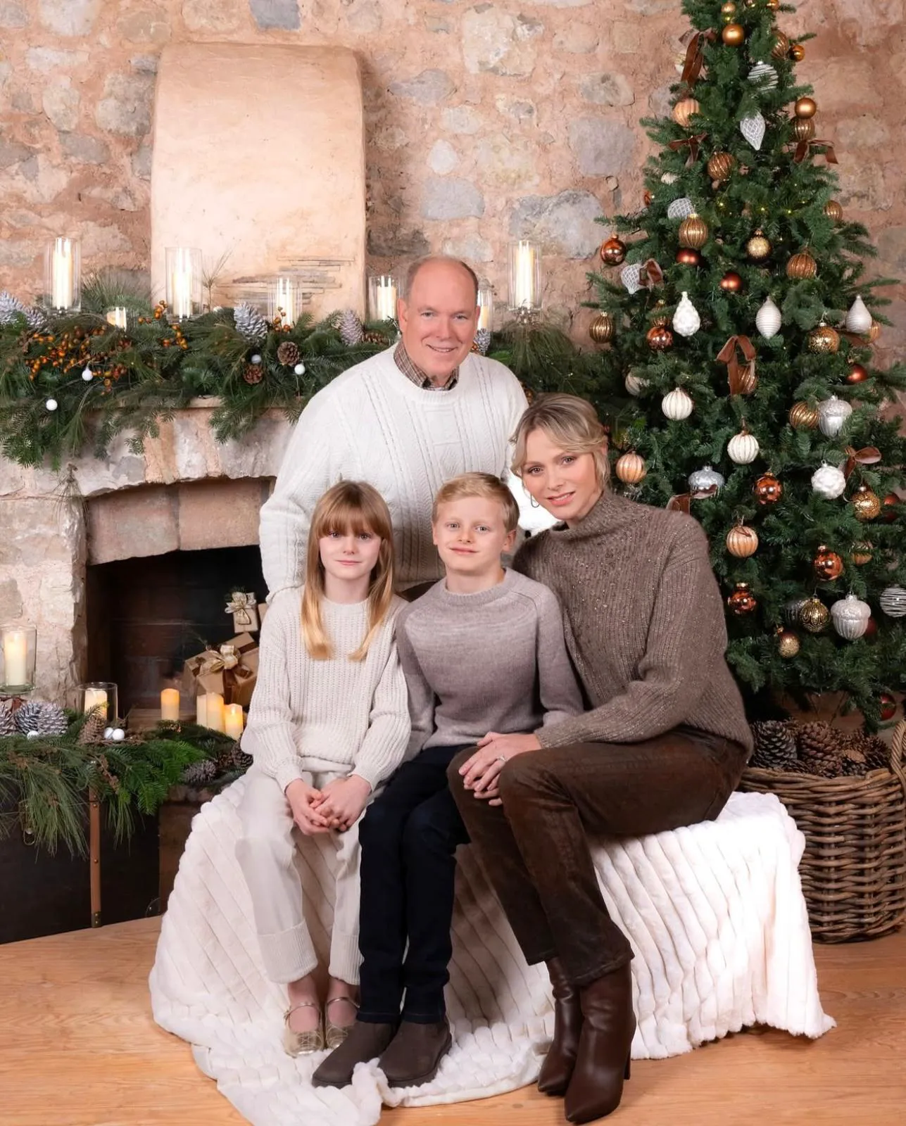 Prințul Albert de Monaco și cei doi copii mai mari. Duc vieți complet diferite de gemeni 6 Prințul Albert de Monaco și cei doi copii mai mari. Duc vieți complet diferite de gemeni