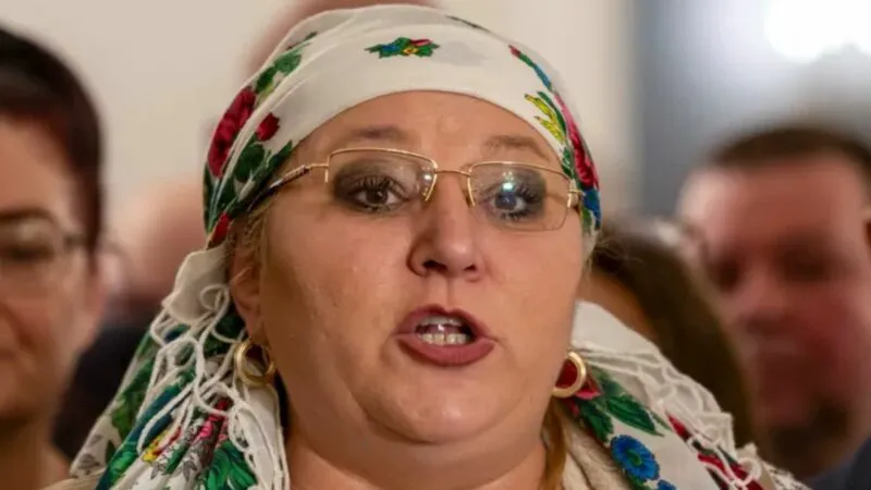 Diana Șoșoacă, mesaj după accident. Ce le-a cerut membrilor S.O.S. România la Academia de Vară